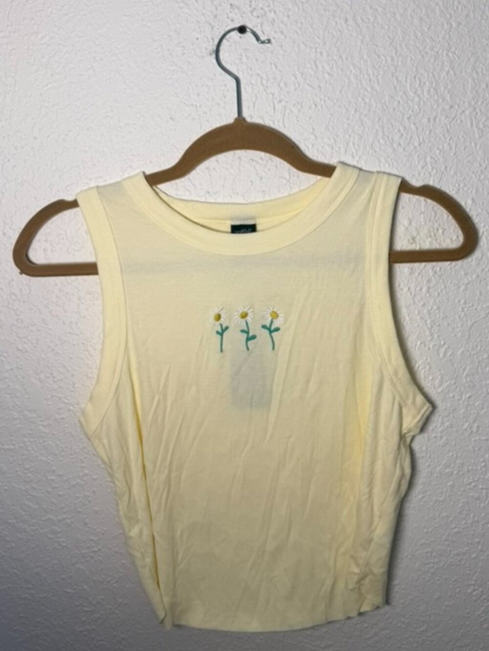 NWT Wild Fable Yellow Ribbed Daisy Embroidered Crop Tank Top Size Medium